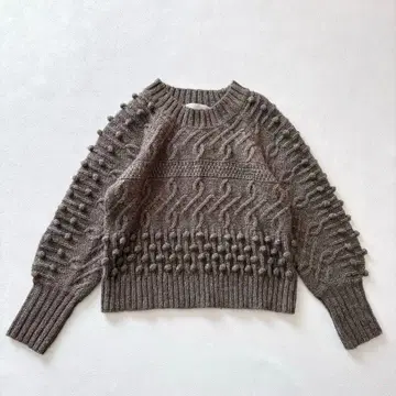 오드리앤존와드 울 혼방 케이블 팝콘 니트 브라운