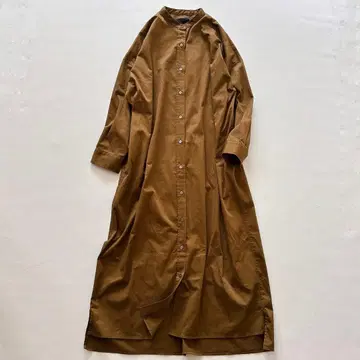 N.O.R.K 바이 더 라인 밴드 카라 셔츠 원피스 긴팔 브라운