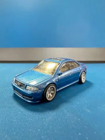 아우디 S4 quattro 프리미엄 시리즈