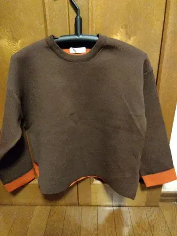 브라운 크루넥 상의 새상품급