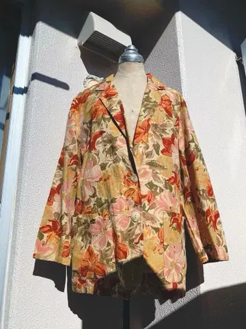 꽃무늬 테일러드 자켓