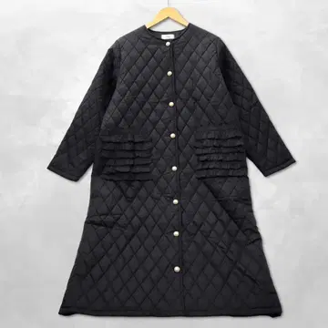 Myu 포켓 프릴 펄 퀼팅 코트 F 블랙