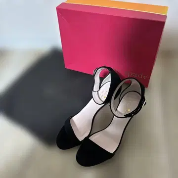 새상품급 kate spade NEW YORK 케이트 스페이드 힐 샌들