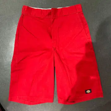 빨간색 루즈핏 숏팬츠