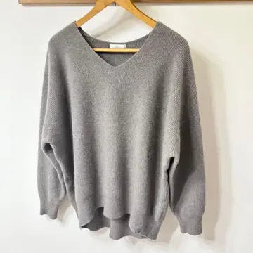 에비하라 유리 착용 모델 니트