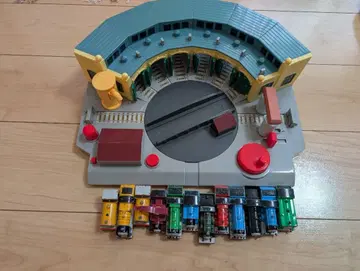 토미카 토마스 DX 말하는 차고 기관고