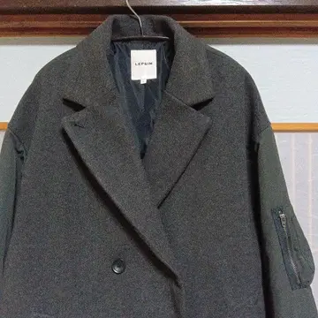LEPSIM 새상품급 이소재 절개 그레이 체스터 코트