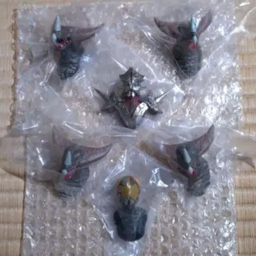 제일복권 울트라맨 시리즈 괴수 초대전 vol.2 F상 괴수 두상 6개