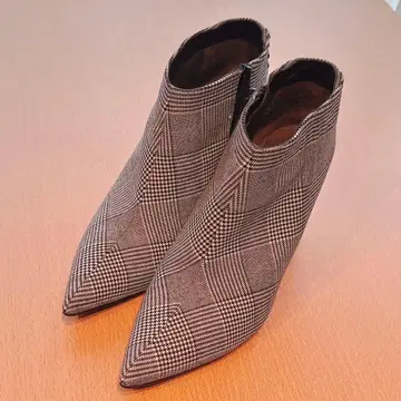 새상품급 STACCATO 숏부츠 글렌체크 24.5cm
