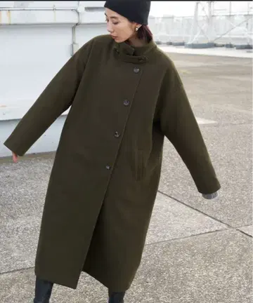 Auntie Rosa Holiday 올리브 체스터 코트 S 사이즈