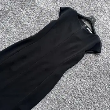 FOXEY NY 40 데콜테 컷 펜슬 원피스