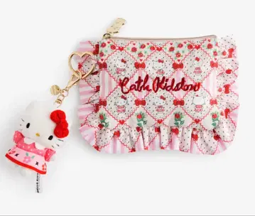 캐스 키드슨 x 헬로키티 프릴 티슈 파우치 & 마스코트 참 세트