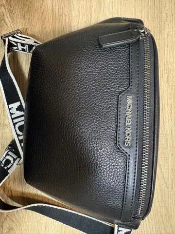 MICHAEL KORS 블랙 숄더백