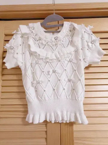 LIZLISA 메니 비쥬 리본 다이아 니트탑