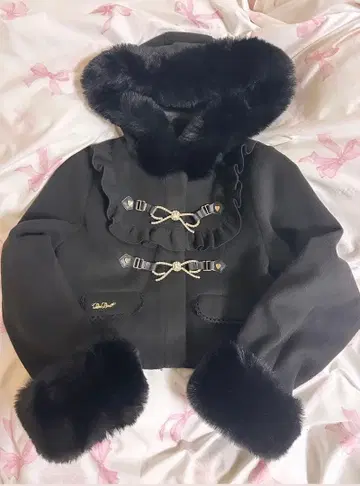 LIZLISA 비쥬 리본 숏 후드 코트