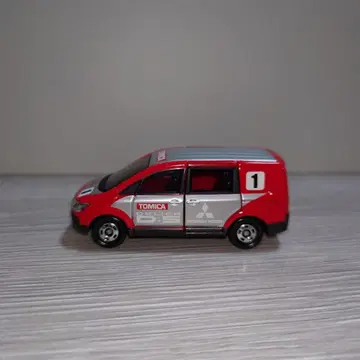 토미카 이벤트 모델 미쓰비시 델리카 D:5