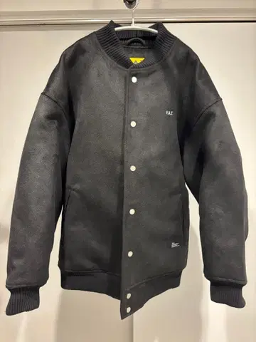 F.A.T. FOOPERS 블랙 바시티 자켓