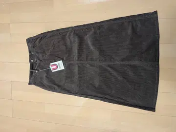 UNIVERSAL OVERALL 코듀로이 롱 스커트 브라운