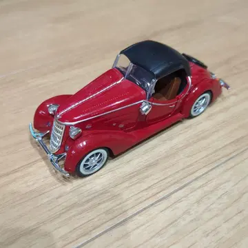 빨간색 오픈카 미니어처 1/43