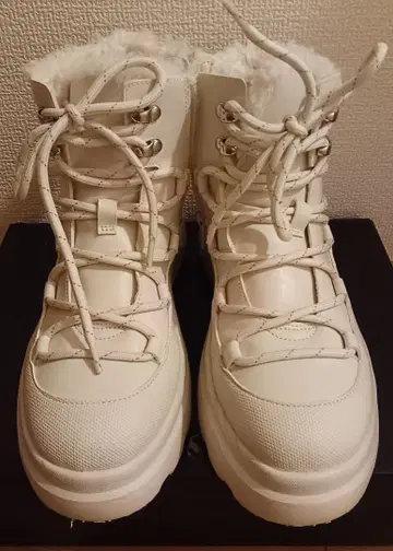 GU 트레킹 부츠 신발 S 사이즈 화이트