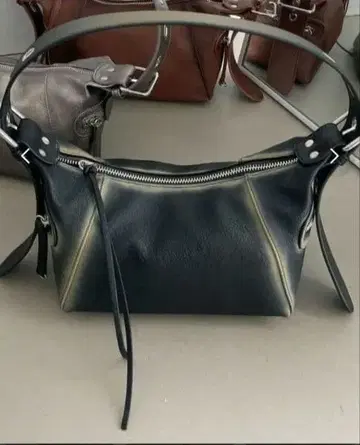 에모다 와이드 숄더 스퀘어 백