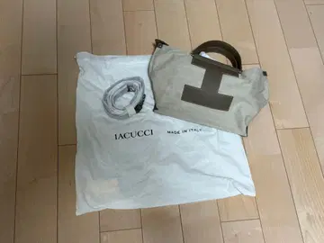 이아쿠치 솔베토 토트백 S