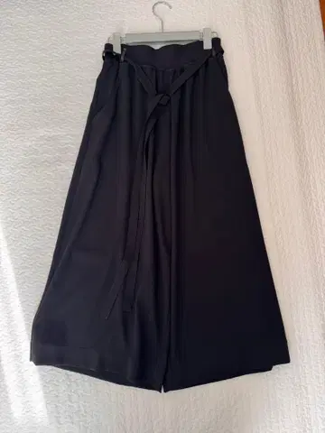 MADRIGAL 블랙 산파티 팬츠 36