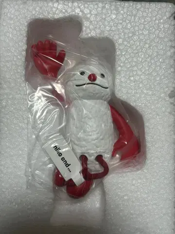 niko and 니코앤드 퍼펫 스 콜라보 앉은 오브제 논논