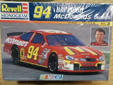 Revell 94 Bill Elliott McDonald's Taurus