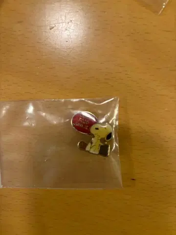 스누피 빈티지 핀 배지