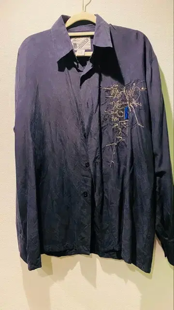 GOOUCH 네이비 자수 긴팔 셔츠