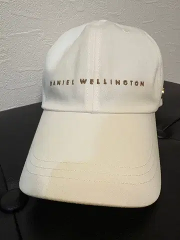 DANIEL WELLINGTON 화이트 캡
