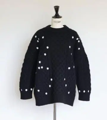 집소필리아 gypsohila 플로럴 케이블 니트