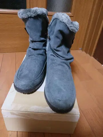 그레이 스웨이드 퍼 어그 부츠