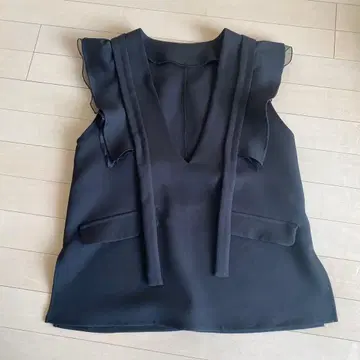 TEVALT 테바르트 프릴 베스트