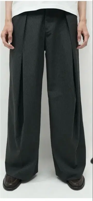 [ CS ] stripe cross tuck drape slacks