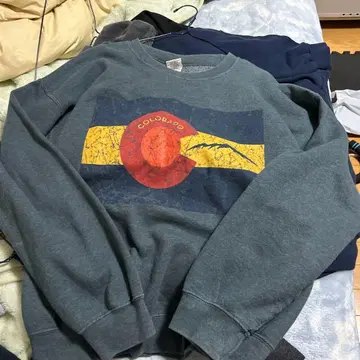 GILDAN COLORADO 그래픽 맨투맨