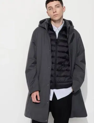 컨디션 최상 2023 유니클로 하이브리드 다운 코트 M