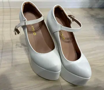 화이트 스트랩 하이힐 15cm