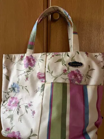 Think Beet 플라워 무늬 토트백