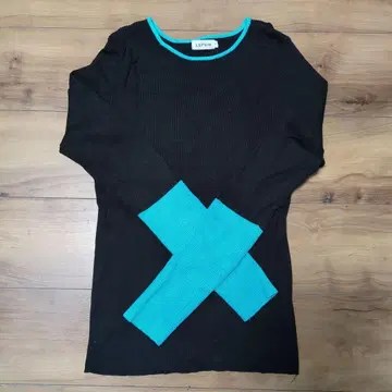 LEPSIM 블랙/터콰이즈 배색 니트 풀오버