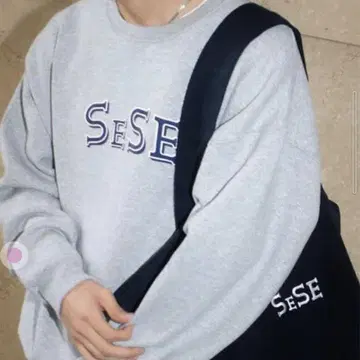 SEE SEE 로고 그레이 맨투맨