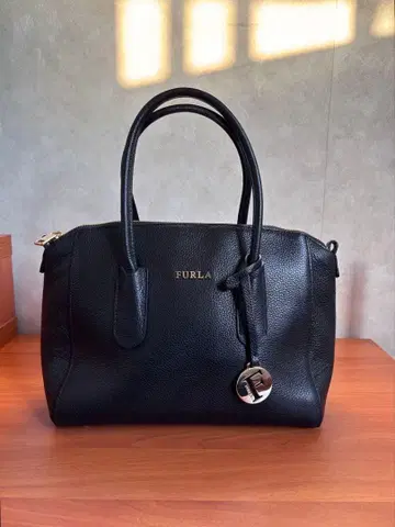 FURLA 블랙 가죽 핸드백 백