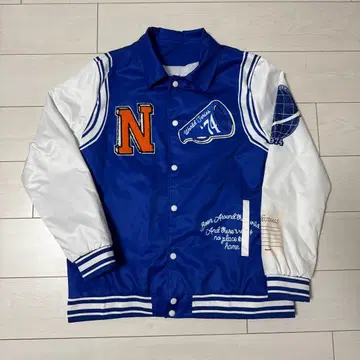 바시티 자켓 파랑/화이트 자수 1974년