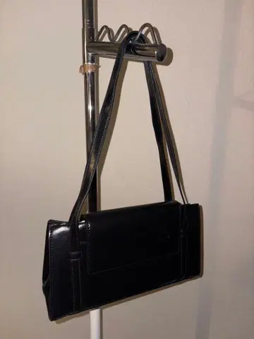 블랙 합성 피혁 핸드백