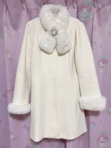 evelyn 비쥬 코트 티펫 포함 화이트