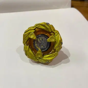 베이블레이드 X 레온 클로 5-60P 메탈 코트: 골드