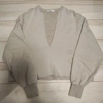 Whim Gazette 베이지 V넥 맨투맨