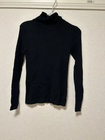 메리노울 100% 블랙 터틀넥 긴팔