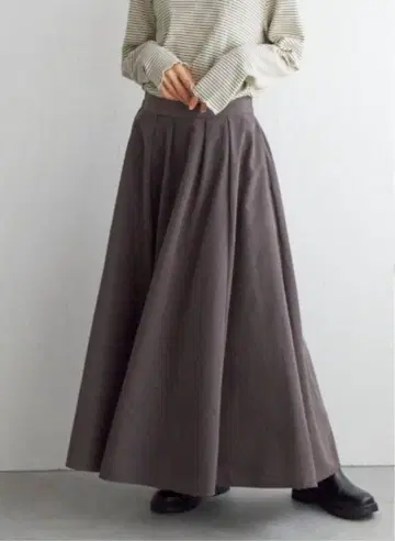 LBC 롱 스커트 피치 턱